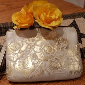 Patricia Nash Tooled Wristlet/Wallet🌺